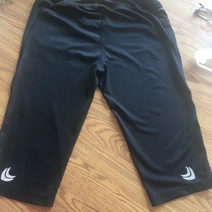 Patagonia crop yoga/athletic pants